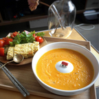 Cute little house bowl accompany you through any difficult times