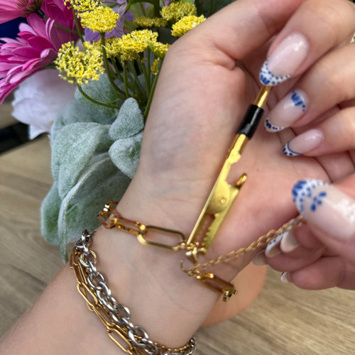 GlideGem Bracelet Assistant