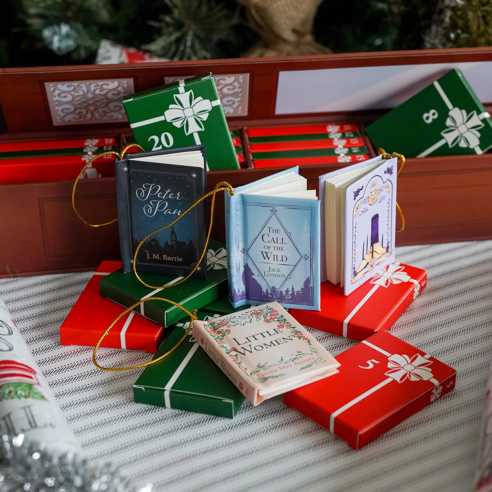 Mini Book Ornament Advent