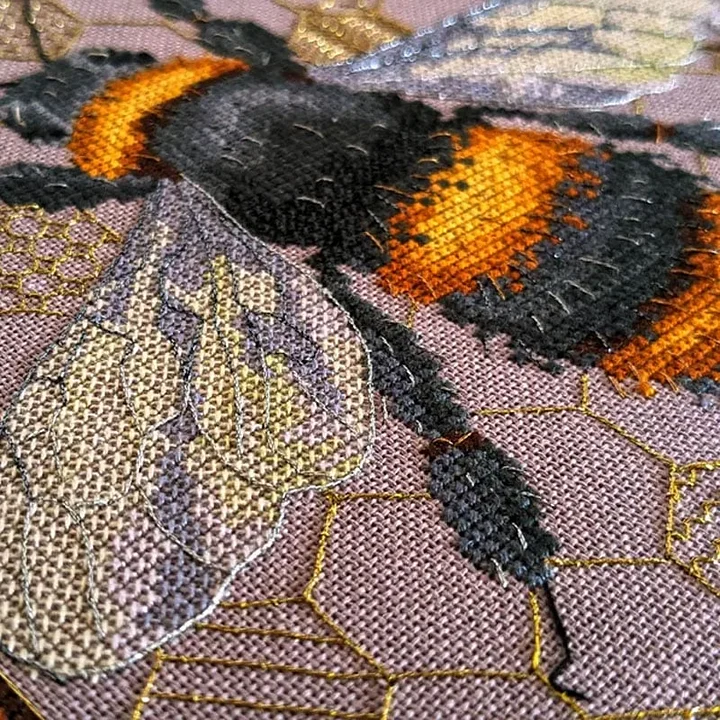 Bee Embroidery kit set